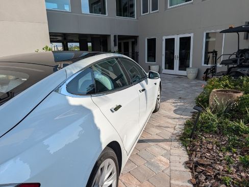 Used 2020 Tesla Model S Long Range Plus AWD/4WD image 1