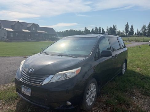 Used 2014 Toyota Sienna XLE AWD/4WD image 5
