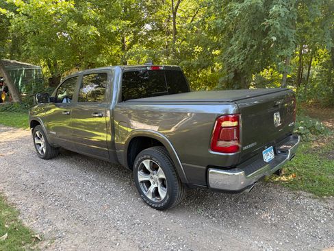Used 2021 RAM 1500 Laramie AWD/4WD image 9