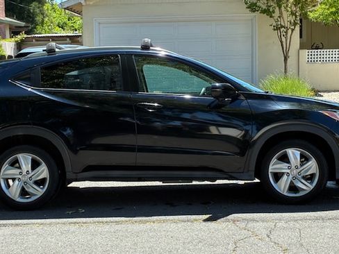 Used 2019 Honda HR-V EX image 2
