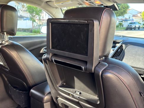 Used 2011 Chevrolet Equinox LTZ FWD image 11