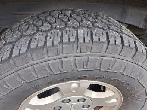 Used 2003 Chevrolet Avalanche 4x4 w/ Suspension Package, Off-Road image 13