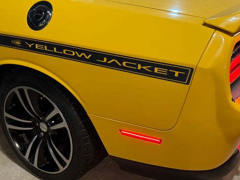 Used 2012 Dodge Challenger SRT8 Yellow Jacket w/ Premium Sound Group image 10