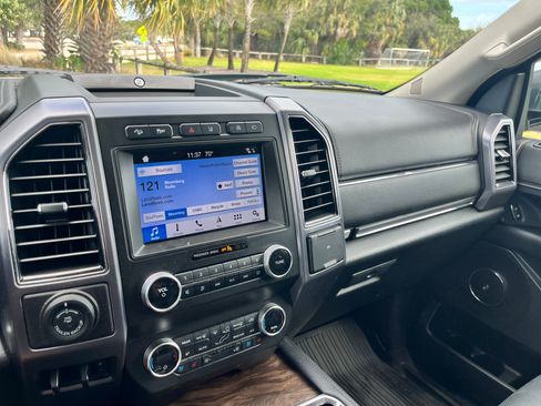 Used 2019 Ford Expedition Max Platinum image 13