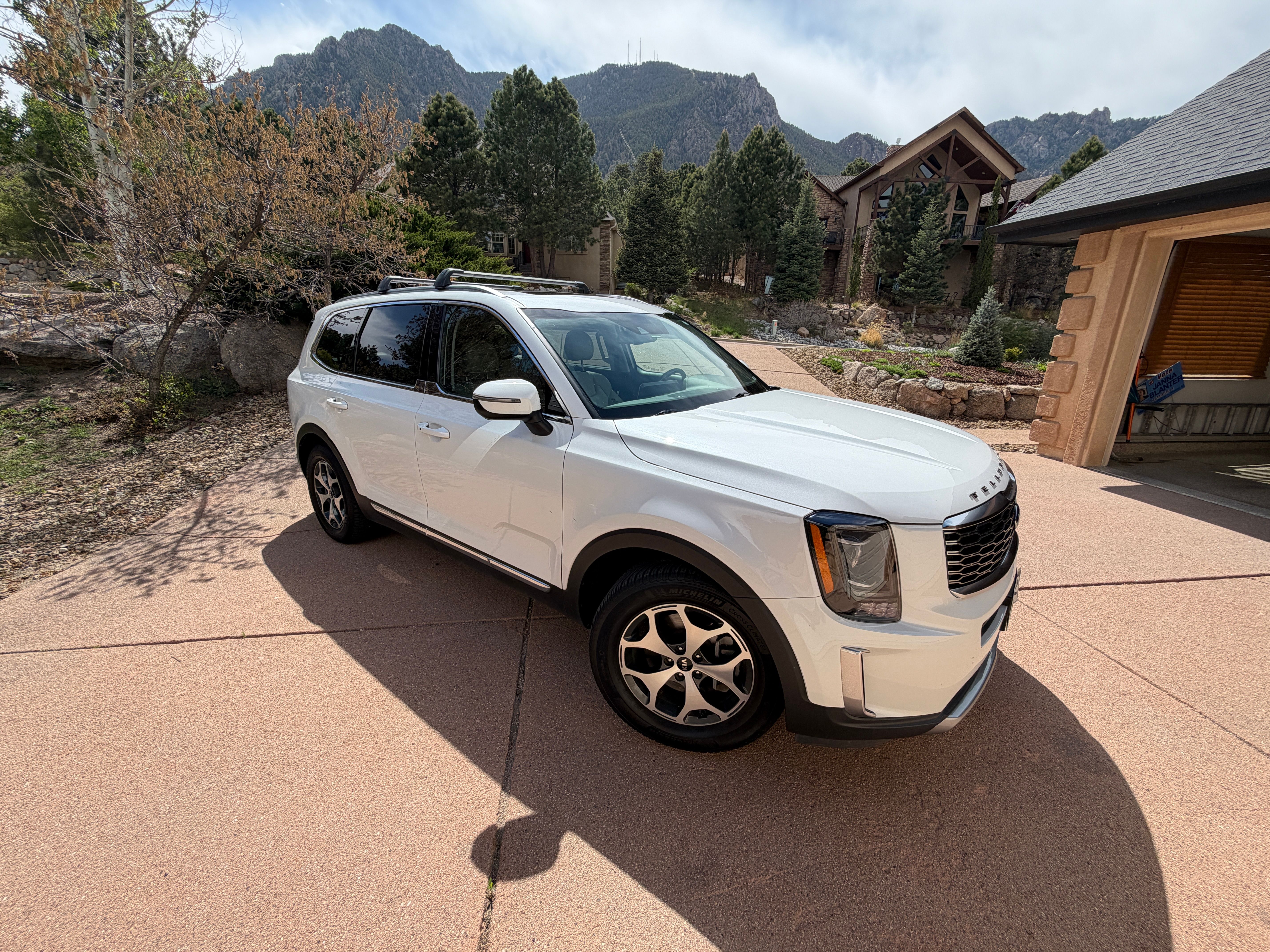 Used 2020 Kia Telluride EX AWD/4WD image 1