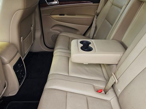 Used 2013 Jeep Grand Cherokee Limited w/ Luxury Group II image 10