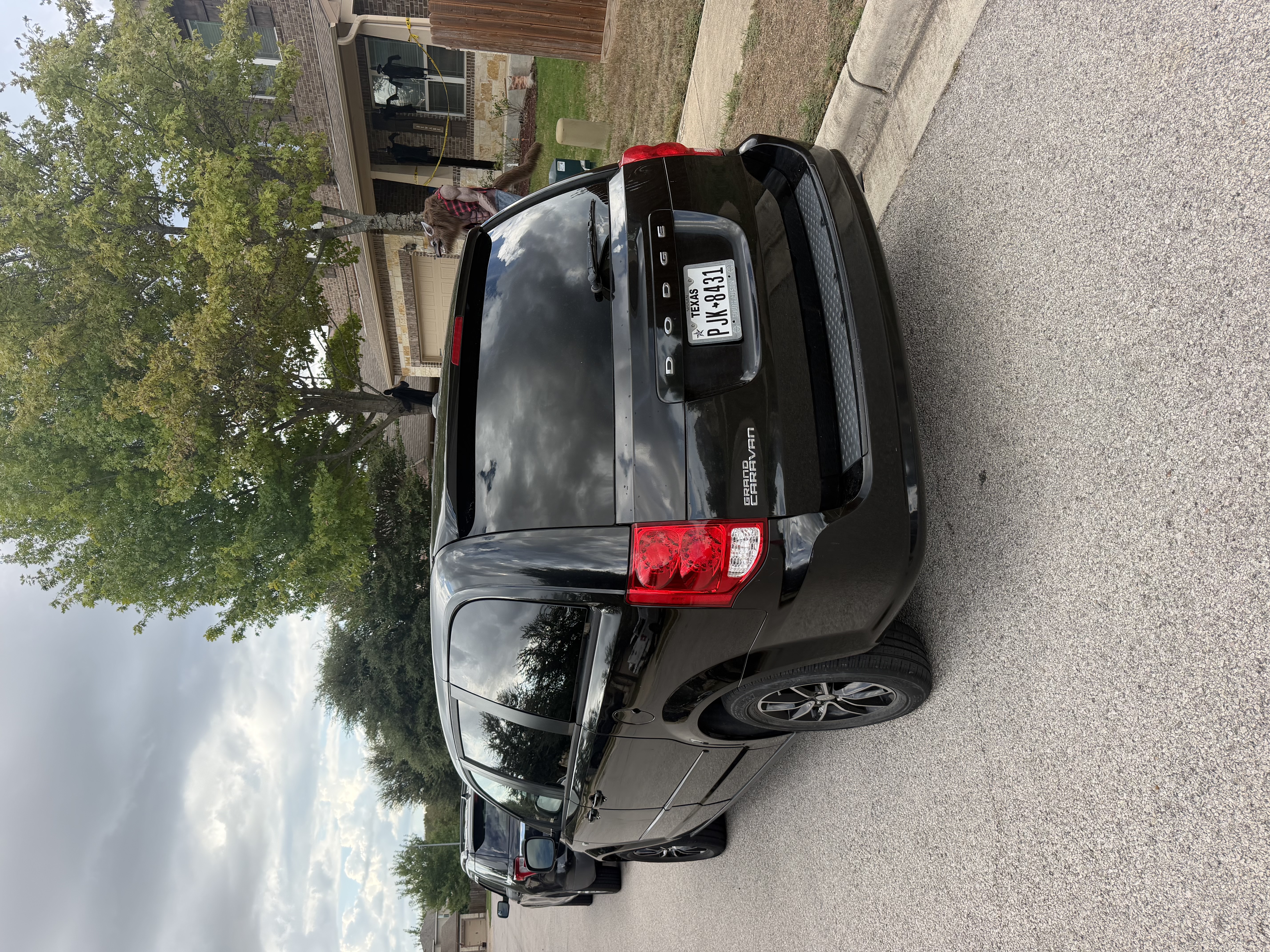Used 2014 Dodge Grand Caravan SXT FWD image 12
