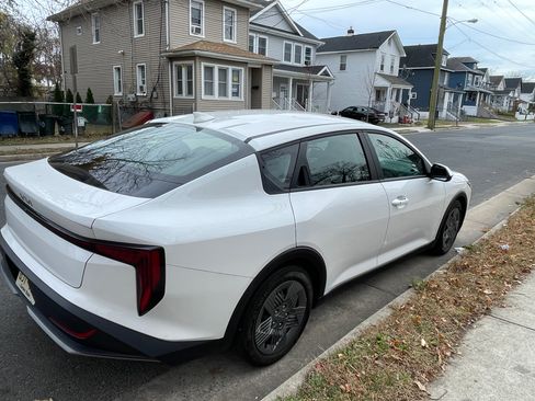 Used 2025 Kia K4 image 12