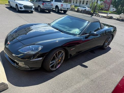 Used 2005 Chevrolet Corvette Convertible w/ Preferred Equipment Group RWD image 5
