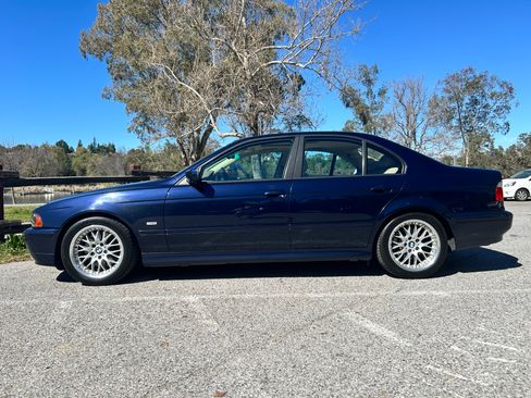 Used 2001 BMW 530i Sedan image 1