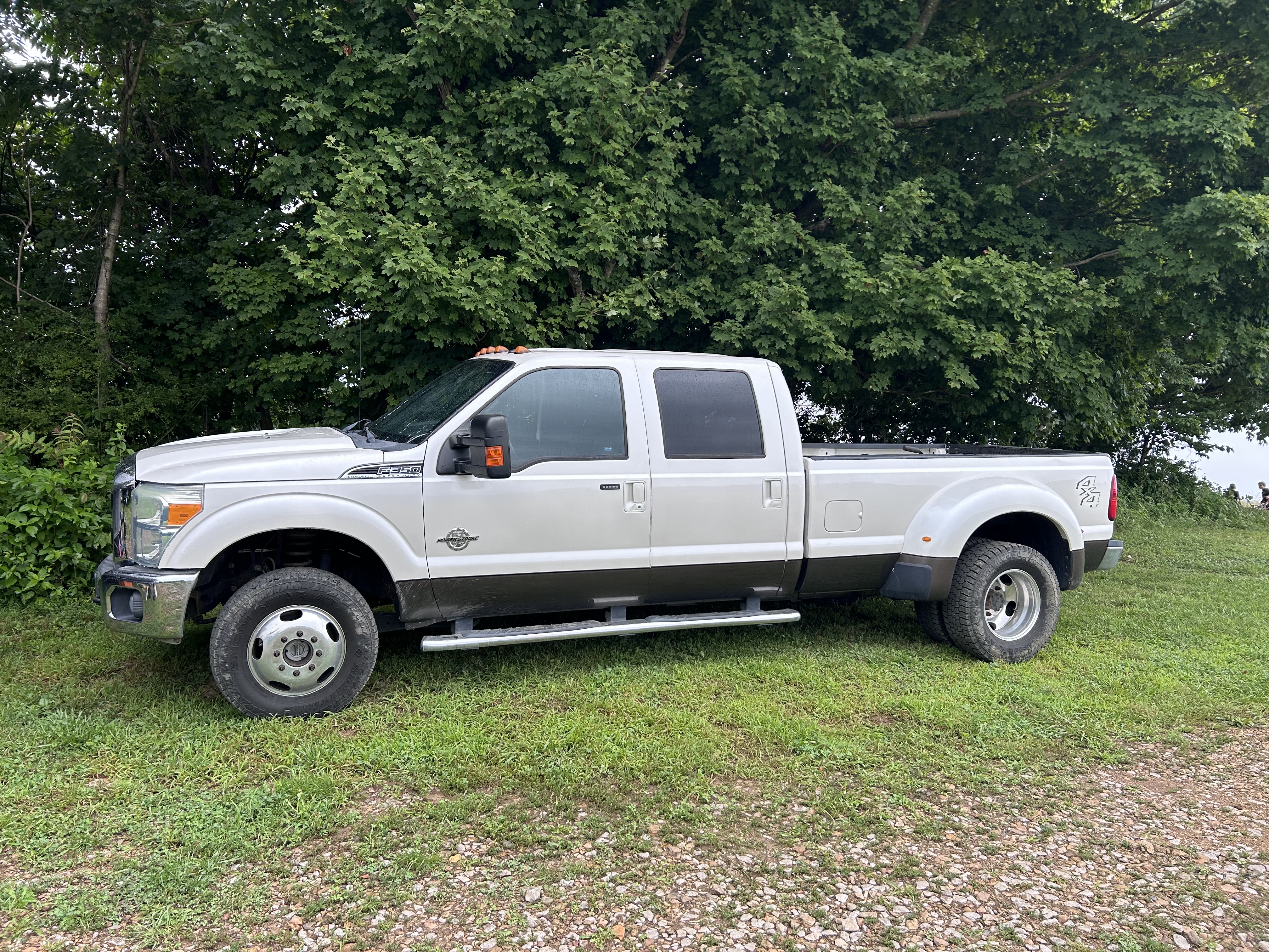 Used 2016 Ford F350 Lariat AWD/4WD image 1