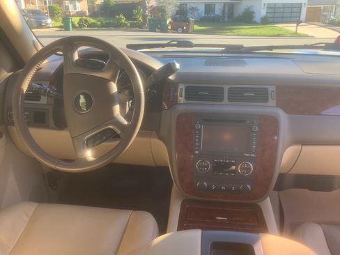 Used 2013 Chevrolet Tahoe LTZ image 23