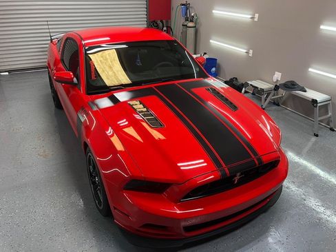 Used 2013 Ford Mustang Boss 302 w/ Boss 302 Accessory Pkg RWD image 9