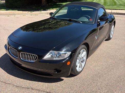Used 2005 BMW Z4 3.0i RWD image 4