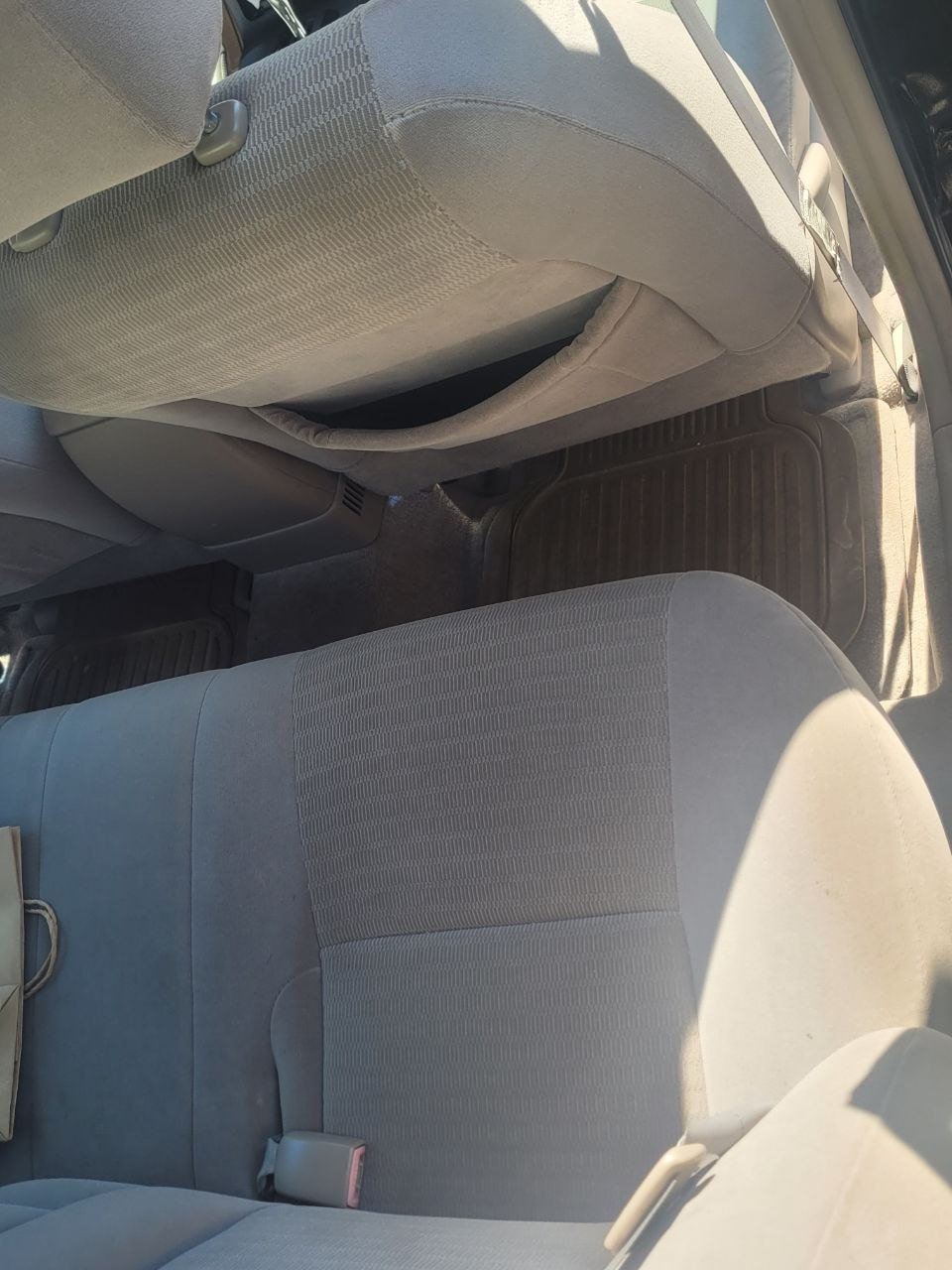 Used 2002 Toyota Camry LE FWD image 2