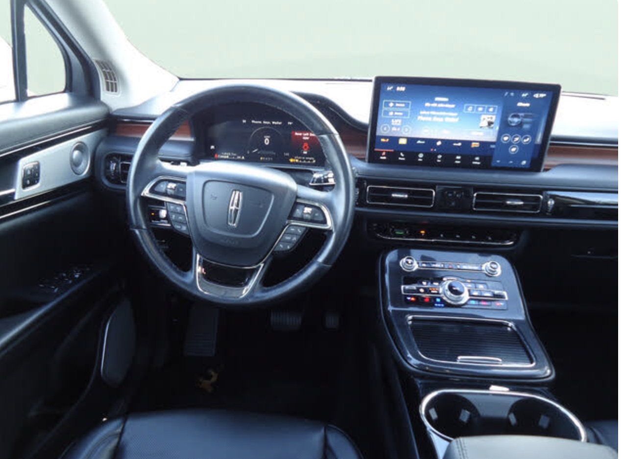 Used 2023 Lincoln Nautilus Reserve w/ Luxury Package AWD/4WD image 20