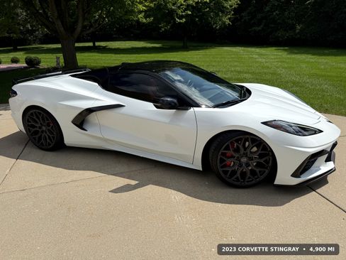Used 2023 Chevrolet Corvette Stingray Preferred Conv w/ Z51 Performance Package RWD image 9