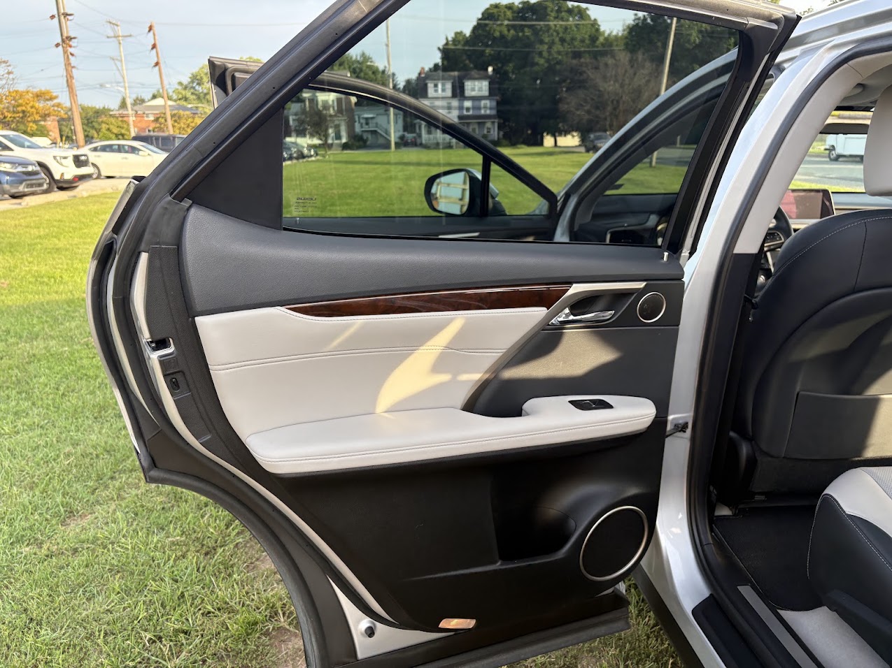 Used 2018 Lexus RX 350 AWD w/ Premium Package image 17