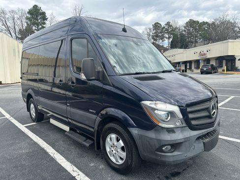 Used 2016 Mercedes-Benz Sprinter 2500 image 2