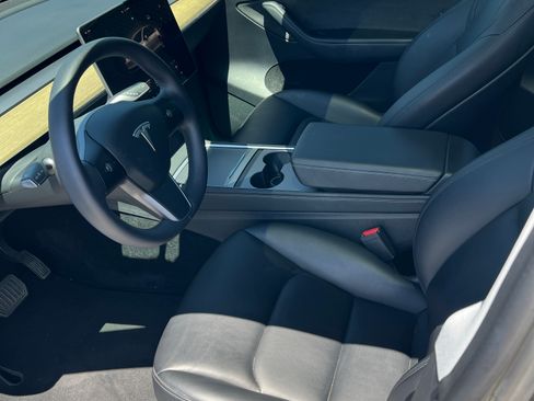Used 2023 Tesla Model Y Long Range AWD/4WD image 14