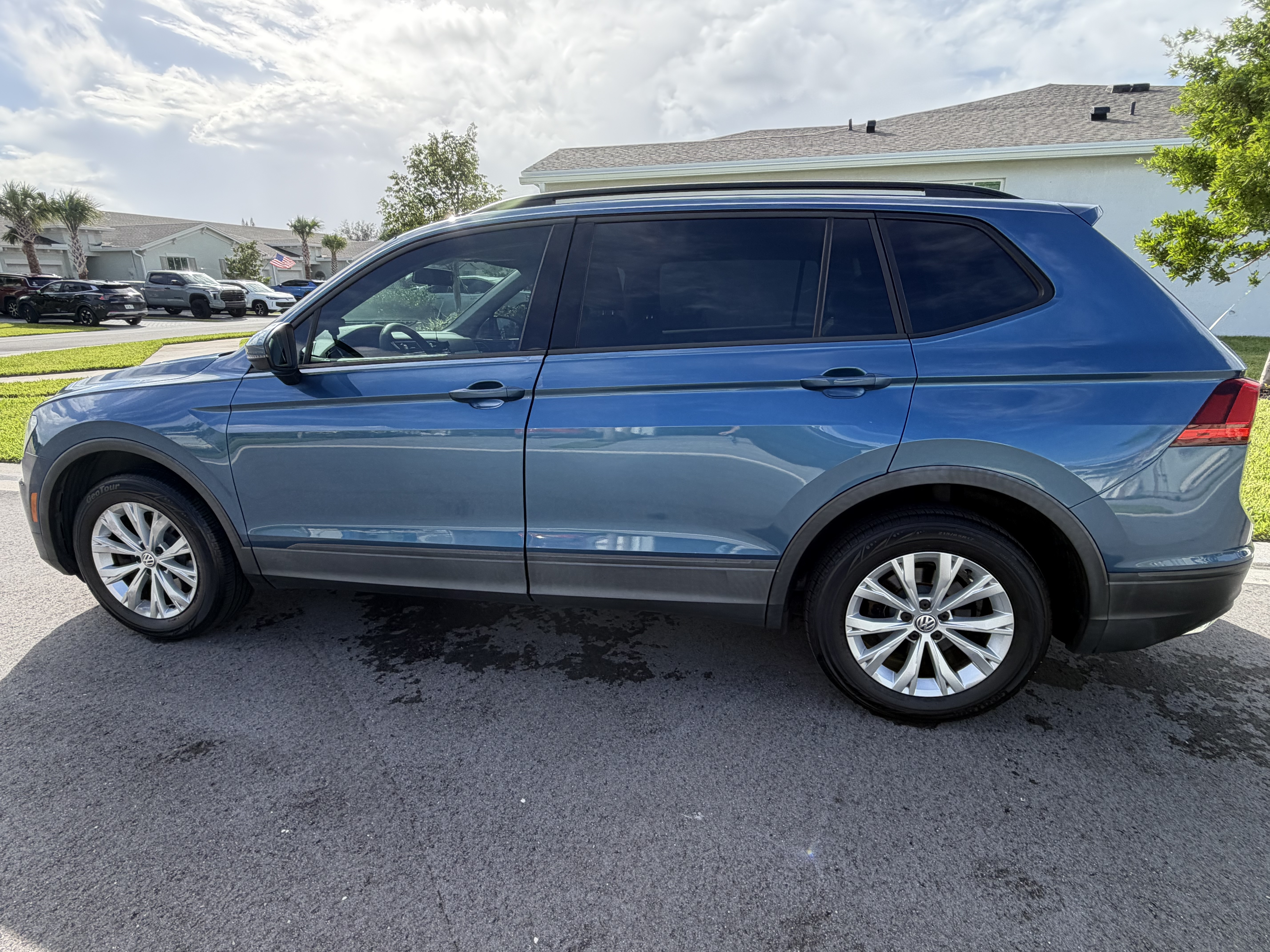 Used 2018 Volkswagen Tiguan S FWD image 4