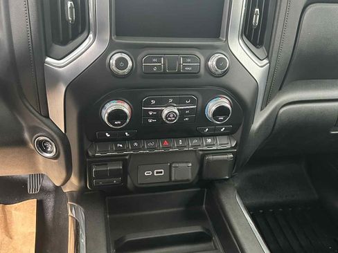 Used 2020 GMC Sierra 1500 Elevation w/ Elevation Value Package image 5