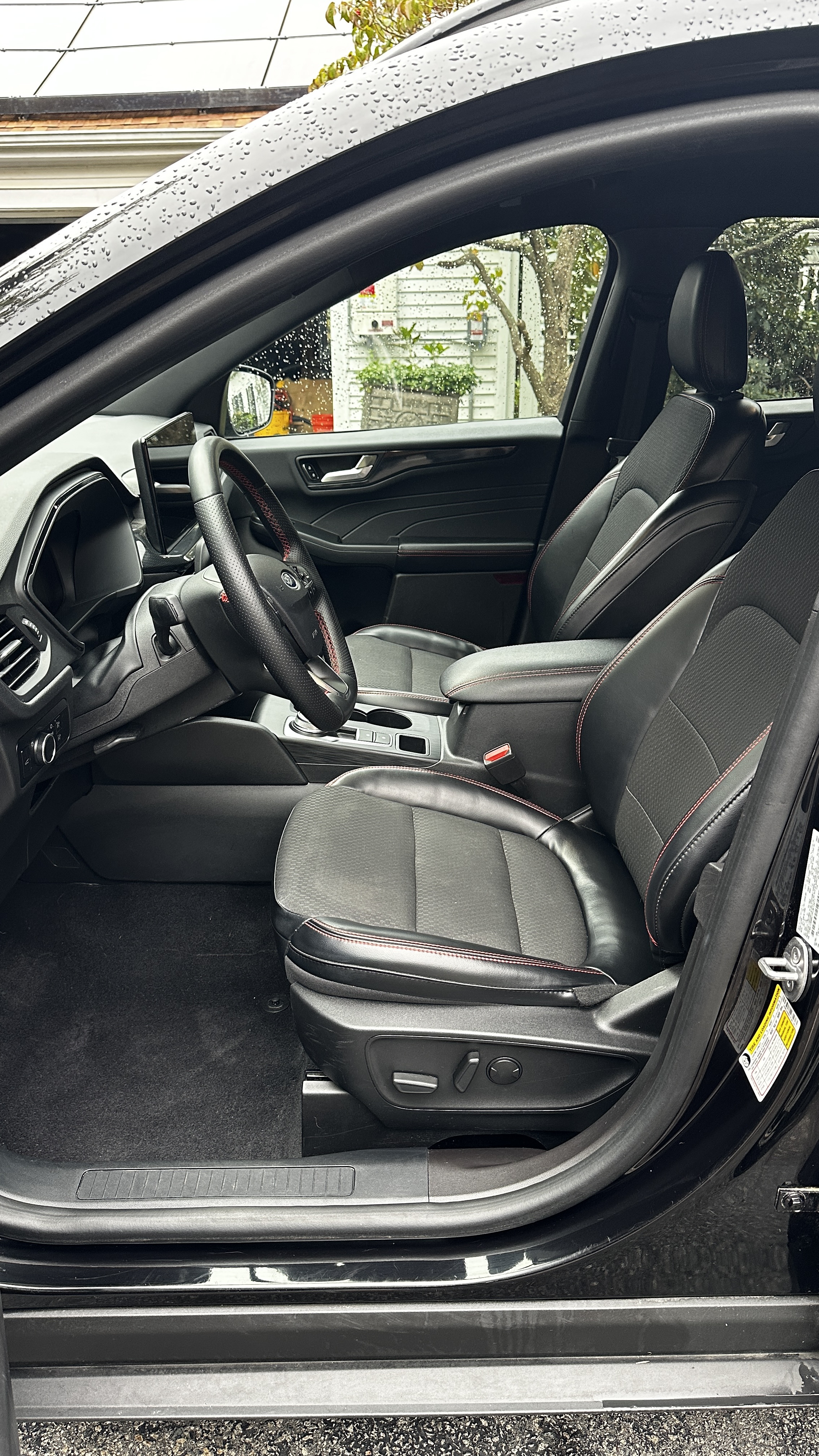 Used 2023 Ford Escape ST-Line w/ Tech Pack #1 AWD/4WD image 15