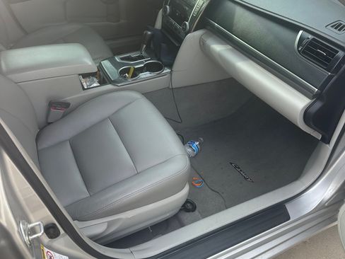 Used 2012 Toyota Camry LE FWD image 1