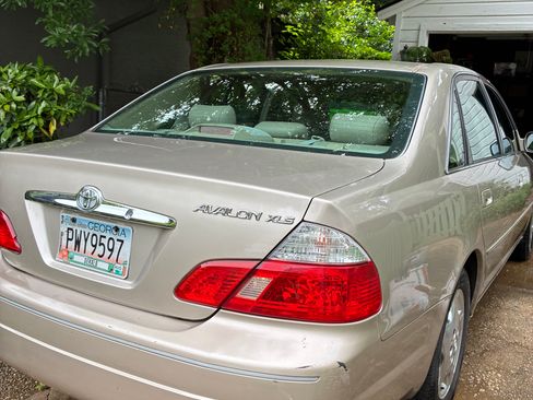 Used 2003 Toyota Avalon XLS FWD image 5