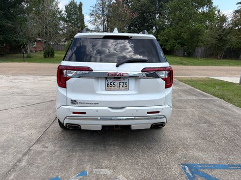Used 2022 GMC Acadia Denali w/ Denali Ultimate Package FWD image 11
