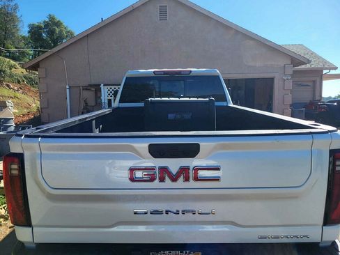 Used 2025 GMC Sierra 3500 Denali w/ Denali Reserve Package image 10