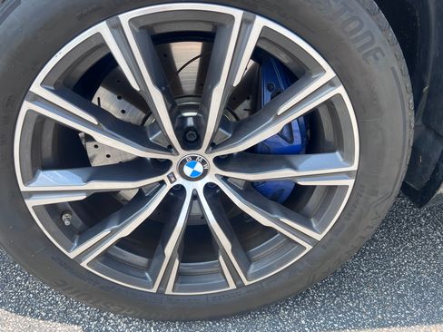 Used 2019 BMW X5 xDrive40i w/ M Sport Package AWD/4WD image 14
