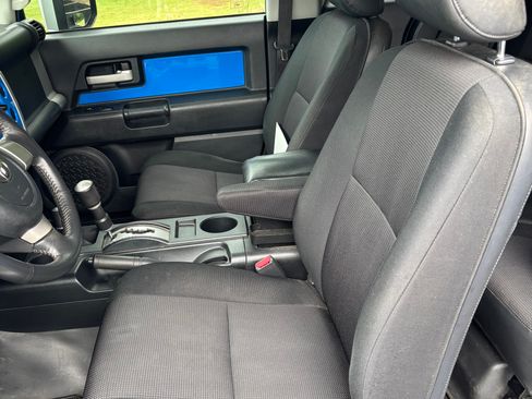 Used 2007 Toyota FJ Cruiser 4WD image 9