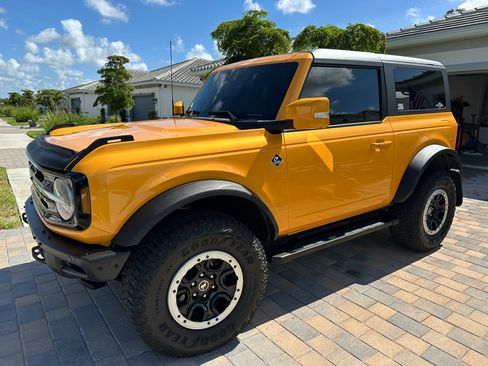 Used 2022 Ford Bronco Outer Banks w/ Sasquatch Package AWD/4WD image 1