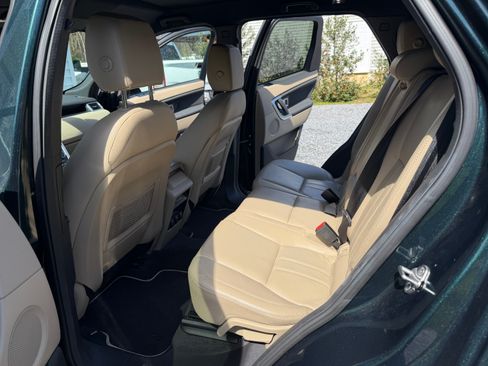 Used 2016 Land Rover Discovery Sport HSE image 16