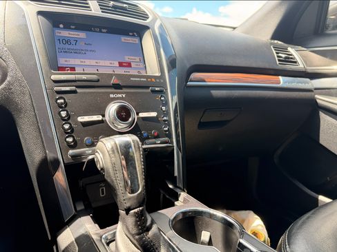 Used 2019 Ford Explorer Limited w/ Class III Trailer Tow Package FWD image 8