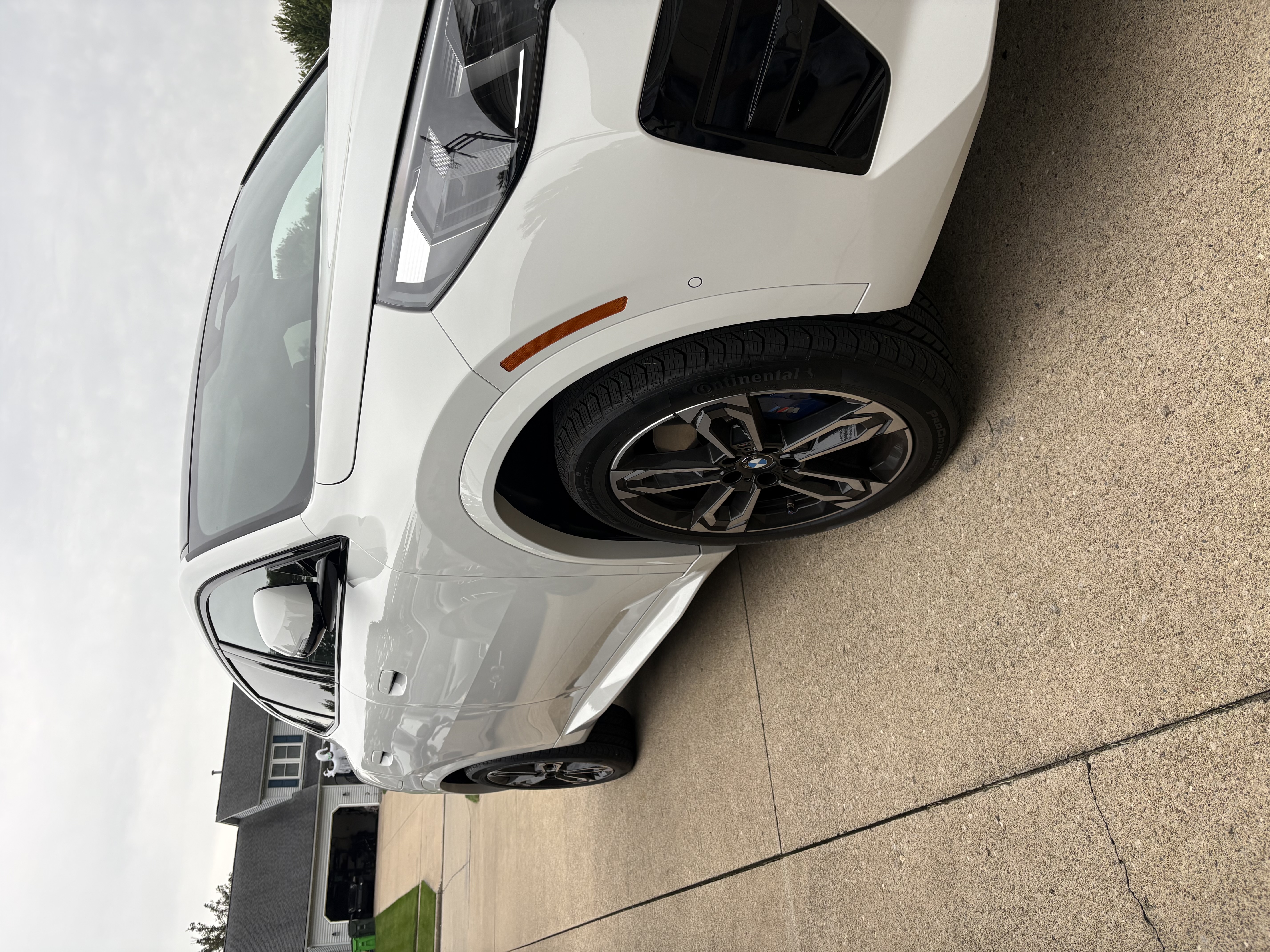Used 2025 BMW X2 xDrive28i w/ Technology Package AWD/4WD image 2