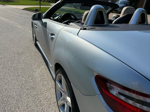 Used 2014 Mercedes-Benz SLK 350 image 6