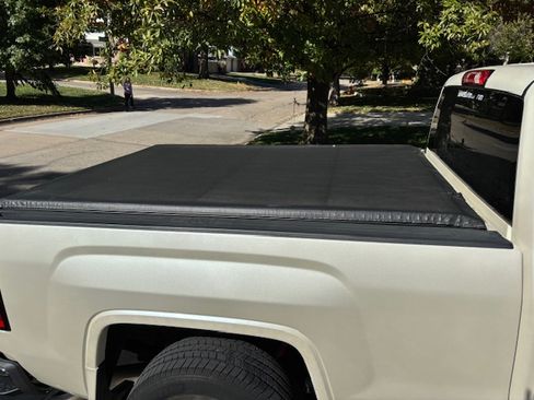 Used 2014 GMC Sierra 1500 SLT w/ Suspension Package, Off-Road image 10