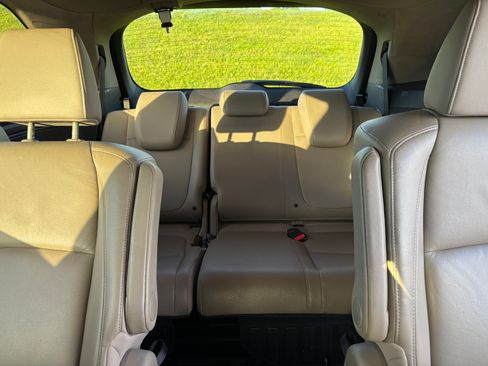 Used 2019 Honda Odyssey EX-L image 2