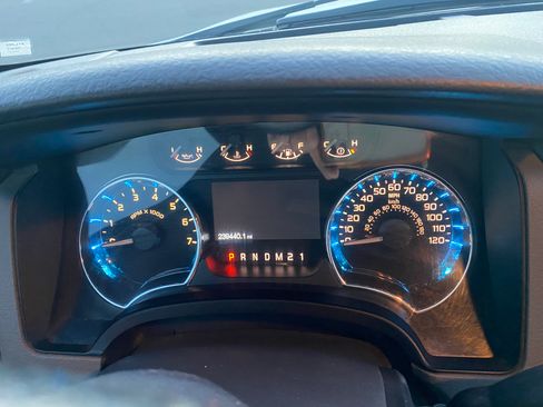 Used 2011 Ford F150 XLT w/ XLT Convenience Pkg image 6