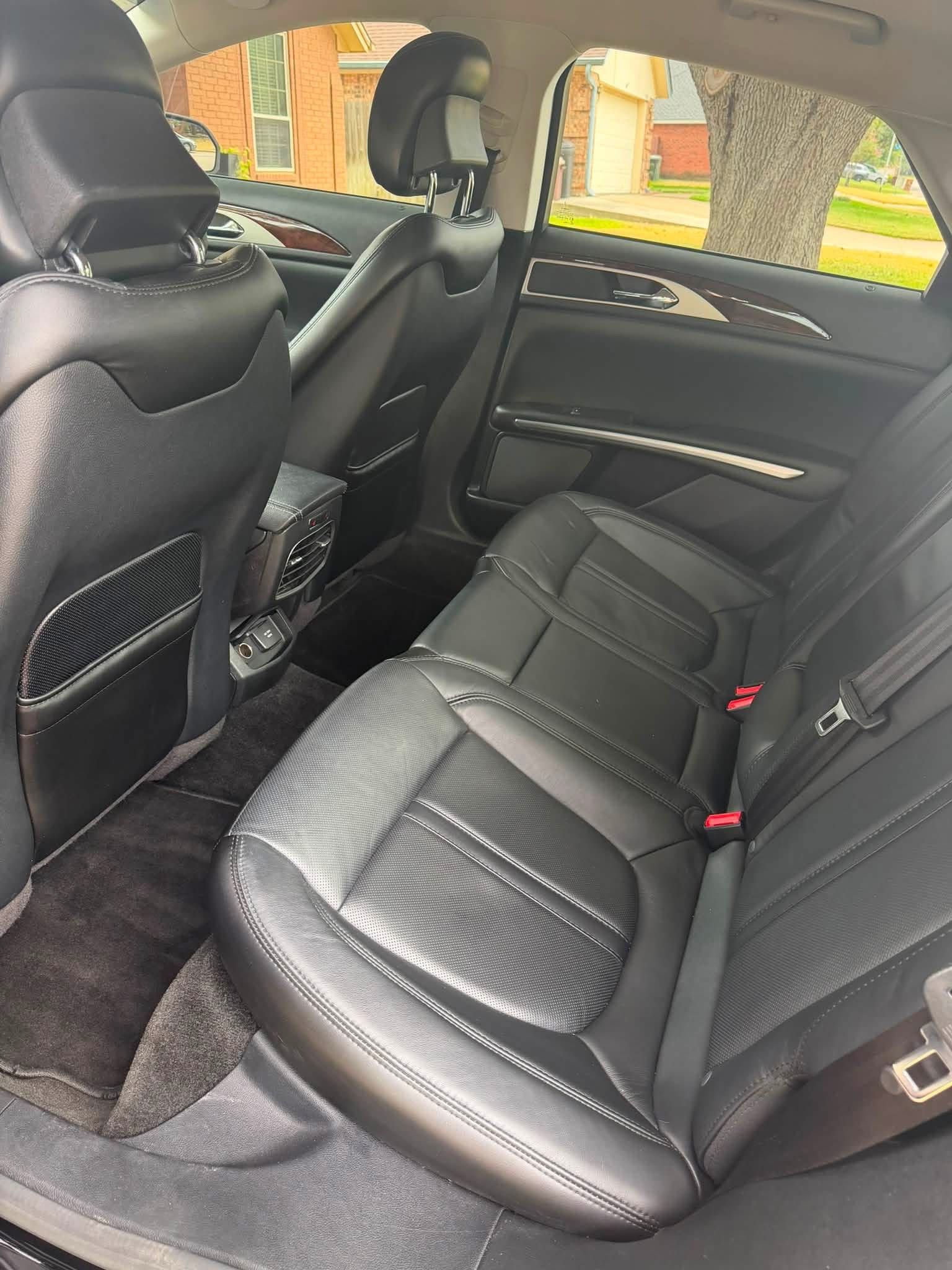 Used 2016 Lincoln MKZ w/ Equipment Group 300A Reserve FWD image 11