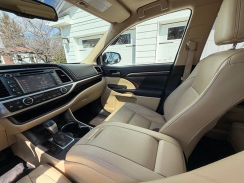 Used 2015 Toyota Highlander Limited image 14