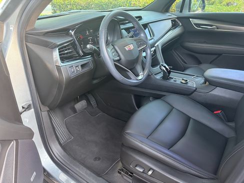 Used 2024 Cadillac XT6 Luxury FWD image 16