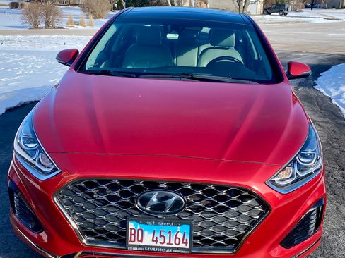 Used 2019 Hyundai Sonata Limited w/ Ultimate Package 04 image 2