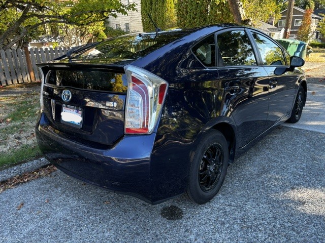 Used 2012 Toyota Prius Two FWD image 6