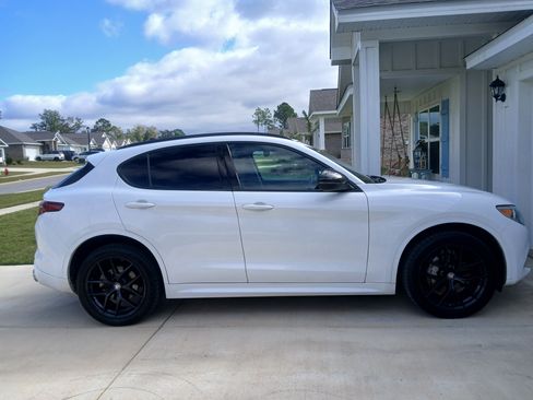 Used 2021 Alfa Romeo Stelvio Ti w/ Nero Edizione image 8