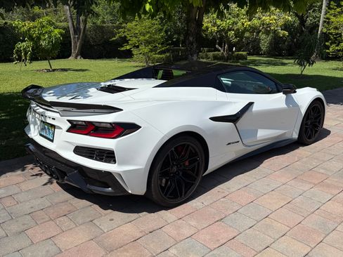 Used 2023 Chevrolet Corvette Z06 w/ Stealth Interior Trim Package image 13