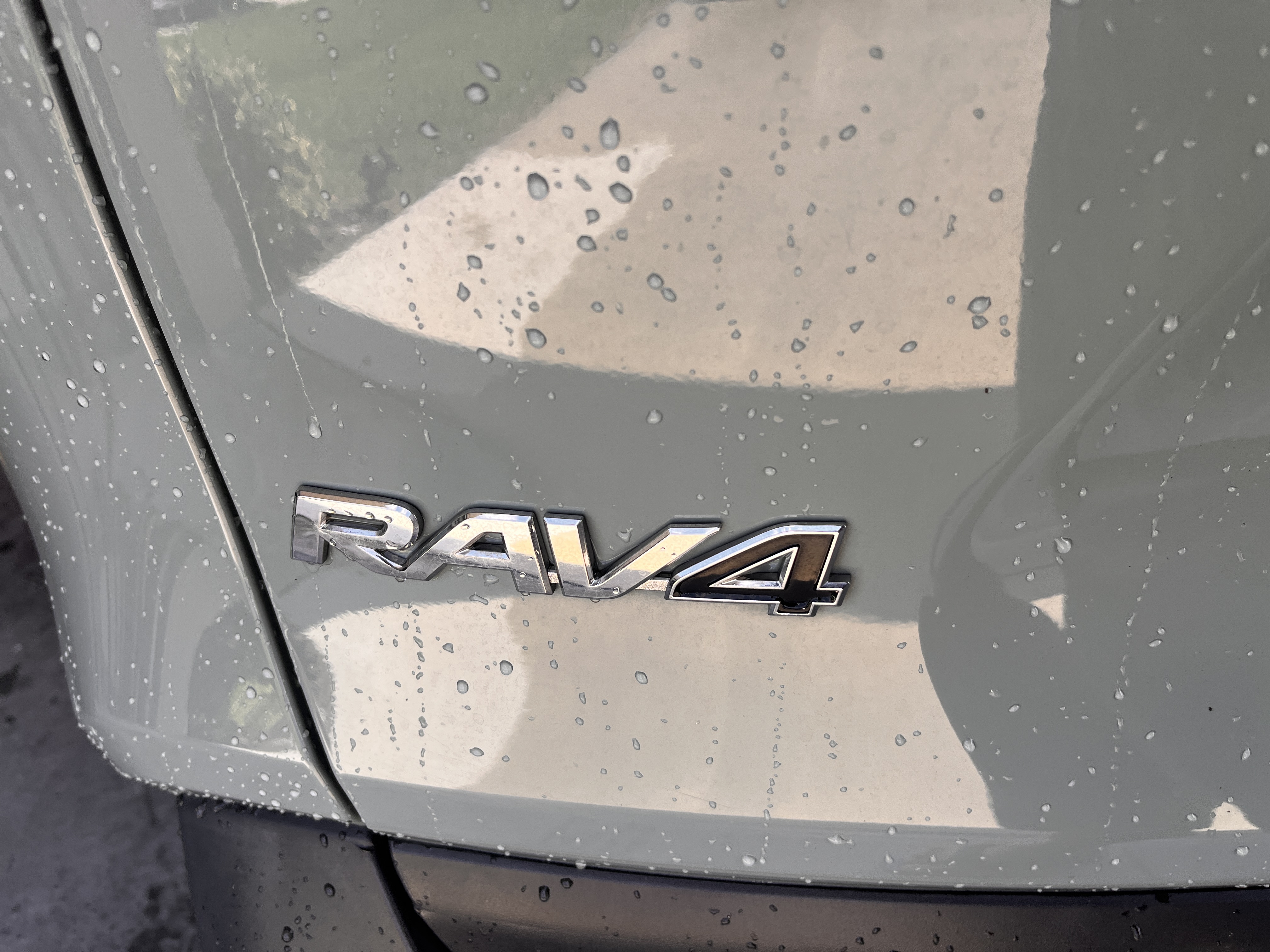 Used 2021 Toyota RAV4 XLE Premium AWD/4WD image 17