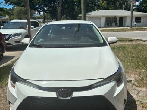 Used 2020 Toyota Corolla LE FWD image 9